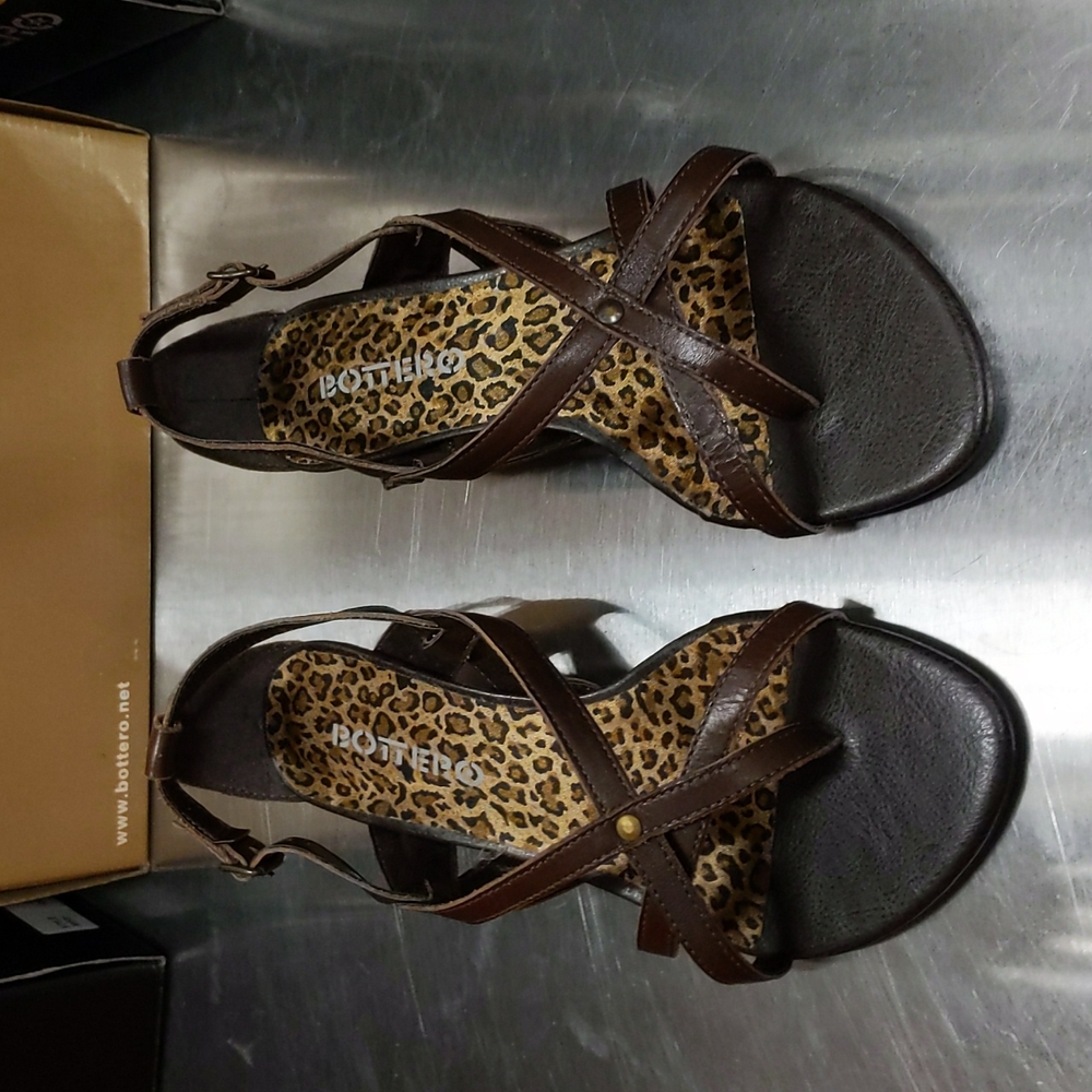 Bottero - low heel sandal (brown)